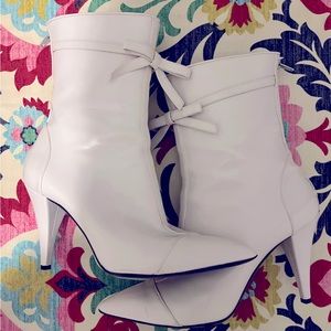 White 1960s style leather bow heel boots size 40